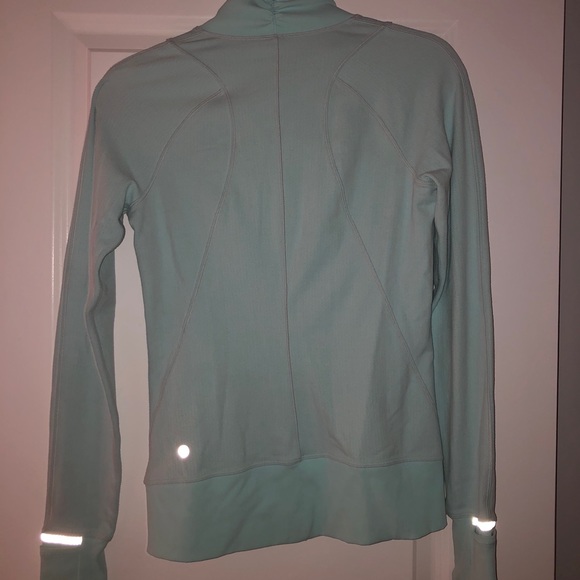 Lululemon 1/4 zip up sweater - Picture 7 of 8